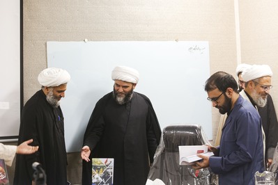 رونمایی از کتاب مغناطیس حسین(ع) با حضور حجت‌الاسلام قمی
