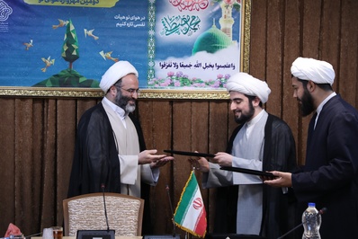 تقدیر از برگزیدگان مهرواره هوای نو در قم