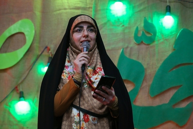 ادای احترام بانوان اصفهانی به سردار شهید حاج قاسم سلیمانی