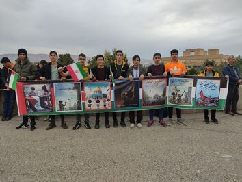 زنجیره دانش آموزان تبریزی در حمایت از کودکان مظلوم غزه