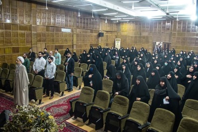 نشست تخصصی نقش اقشار تاثیرگذار در تقویت جبهه مقاومت در اهواز