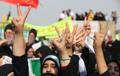 حضور جوانان و نوجوانان اصفهانی در راهپیمایی ۱۳ آبان