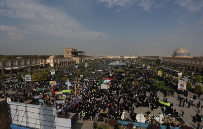 حضور جوانان و نوجوانان اصفهانی در راهپیمایی ۱۳ آبان