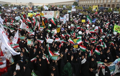 حضور جوانان و نوجوانان اصفهانی در راهپیمایی ۱۳ آبان