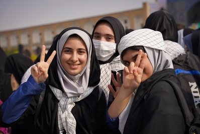 حضور جوانان و نوجوانان اصفهانی در راهپیمایی ۱۳ آبان
