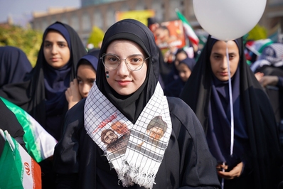 حضور جوانان و نوجوانان اصفهانی در راهپیمایی ۱۳ آبان