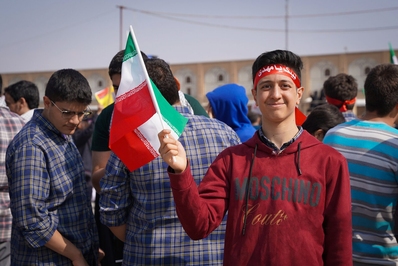 حضور جوانان و نوجوانان اصفهانی در راهپیمایی ۱۳ آبان