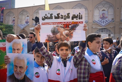 حضور جوانان و نوجوانان اصفهانی در راهپیمایی ۱۳ آبان