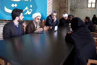 برپایی میز خدمت اداره کل تبلیغات اسلامی استان قزوین در نماز جمعه