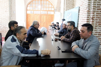 برپایی میز خدمت اداره کل تبلیغات اسلامی استان قزوین در نماز جمعه