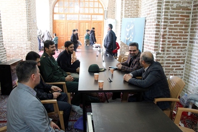برپایی میز خدمت اداره کل تبلیغات اسلامی استان قزوین در نماز جمعه
