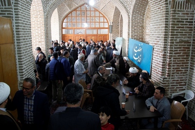 برپایی میز خدمت اداره کل تبلیغات اسلامی استان قزوین در نماز جمعه