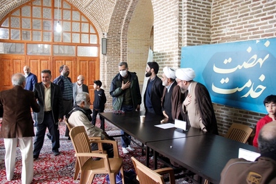 برپایی میز خدمت اداره کل تبلیغات اسلامی استان قزوین در نماز جمعه