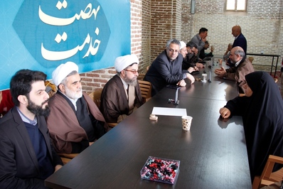 برپایی میز خدمت اداره کل تبلیغات اسلامی استان قزوین در نماز جمعه