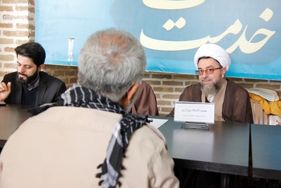 برپایی میز خدمت اداره کل تبلیغات اسلامی استان قزوین در نماز جمعه