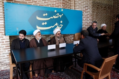 برپایی میز خدمت اداره کل تبلیغات اسلامی استان قزوین در نماز جمعه