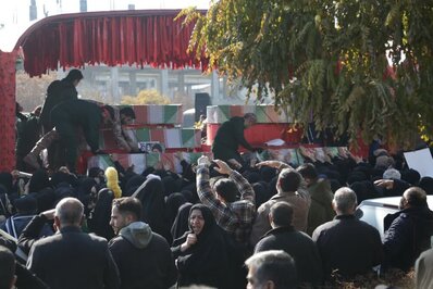 استقبال مردم اصفهان از کاروان اهالی بهشت