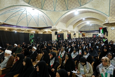 همایش بانوان فاطمی مدافع غزه در قزوین