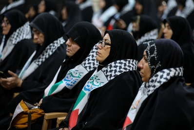 همایش بانوان فاطمی مدافع غزه در قزوین