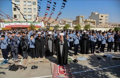 حضور حجت الاسلام قانع در جمع دانش آموزان مدرسه علوم و معارف اسلامی صدرا شیراز