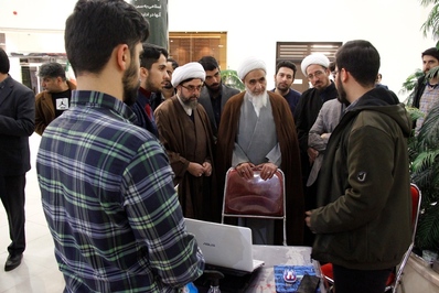 بازدید نماینده ولی فقیه در استان قزوین از سیزدهمین دوره رویداد پیشگام
