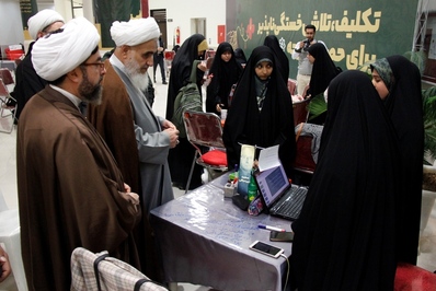 بازدید نماینده ولی فقیه در استان قزوین از سیزدهمین دوره رویداد پیشگام