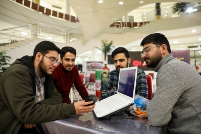 بازدید نماینده ولی فقیه در استان قزوین از سیزدهمین دوره رویداد پیشگام