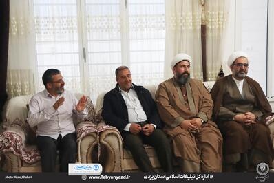 تجلیل از مادحین اهل بیت (ع) شهرستان مهریز