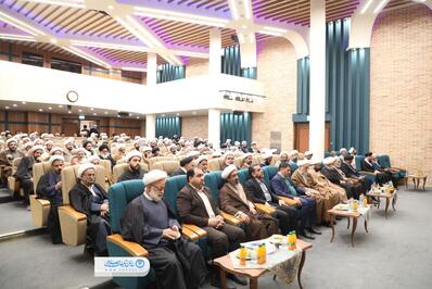 نشست هم اندیشی جمعی از طلاب و روحانیون استان با استاندار یزد