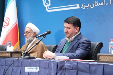 نشست هم اندیشی جمعی از طلاب و روحانیون استان با استاندار یزد