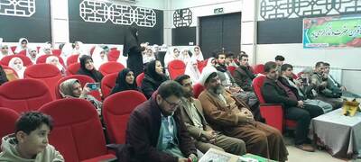 مراسم تجلیل از برگزیدگان و حافظین و قاریان دانش آموزی شهرستان مریوان