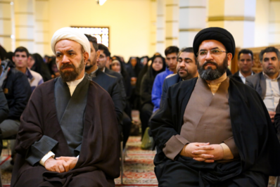 نمایشگاه «ستاره‌های زمین» اشاره به سیرتشکیل جلسات خانگی قرآن کریم از صدر اسلام تا کنون در حرم شاهچراغ (ع) برگزار شد