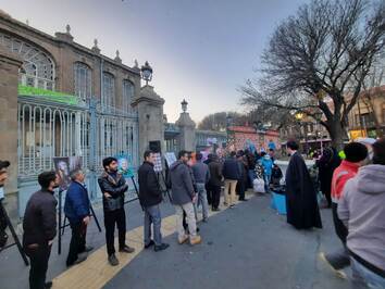 غرفه و ایستگاه صلواتی دختران حاج قاسم تبریز بمناسب شهادت سردار دل‌ها و روز مادر