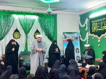 تجلیل از بانی ۳۵ سال روضه هفتگی خانگی در شهر یزد