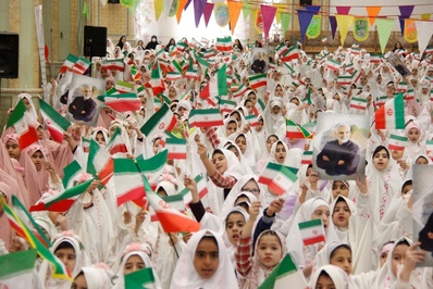 جشن تکلیف ۱۴۰۰ دختر دانش‌آموز در قزوین