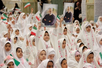 جشن تکلیف ۱۴۰۰ دختر دانش‌آموز در قزوین