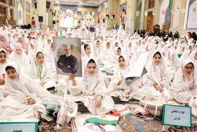 جشن تکلیف ۱۴۰۰ دختر دانش‌آموز در قزوین