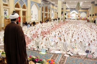 جشن تکلیف ۱۴۰۰ دختر دانش‌آموز در قزوین
