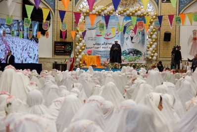 جشن تکلیف ۱۴۰۰ دختر دانش‌آموز در قزوین