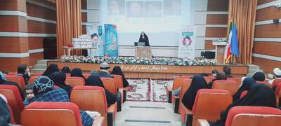 با حضور مادربزرگ‌های شاهین شهری جشن روز مادر برگزار شد