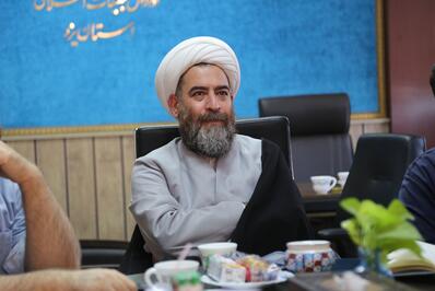 نشست هم‌اندیشی فیلم‌سازان و مستندسازان یزدی با مدیر شبکه دو