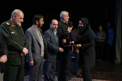 تجلیل از برگزیدگان جشنواره همدان به روایت تصویر