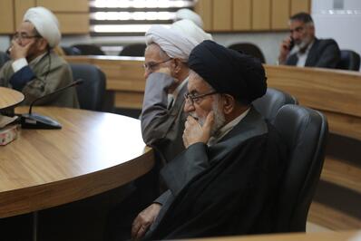 نشست هم اندیشی طلاب و روحانیون با سخنرانی امام جمعه موقت اهواز