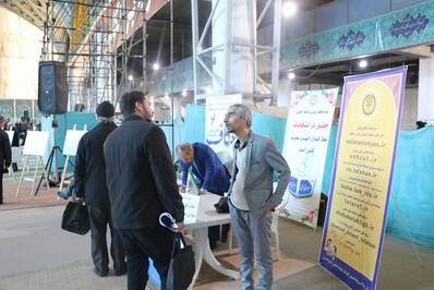 میز خدمت اداره کل تبلیغات اسلامی اصفهان در حاشیه نماز جمعه اصفهان برگزار شد