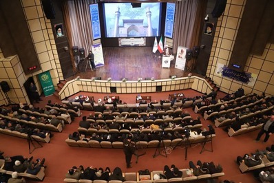 سومین همایش بزرگ ستایشگران برگزار شد