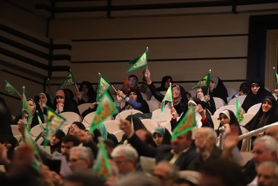 سومین همایش بزرگ ستایشگران برگزار شد