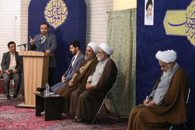 دیدار جمعی از شعرا و مداحان اهل بیت (ع) با امام جمعه قزوین