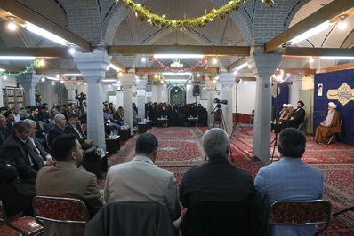 دیدار جمعی از شعرا و مداحان اهل بیت (ع) با امام جمعه قزوین