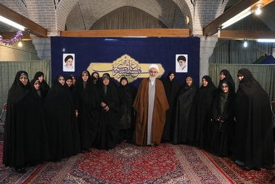 دیدار جمعی از شعرا و مداحان اهل بیت (ع) با امام جمعه قزوین