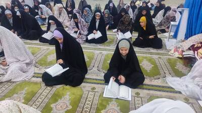 برگزاری محفل انس با قرآن کریم در شهرستان ملکشاهی با حضور معتکفین